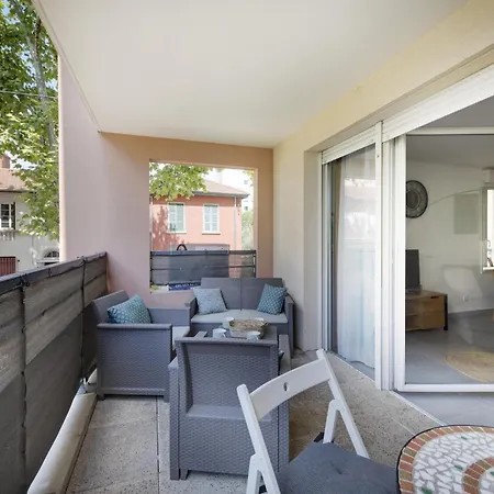Cocon Aux Portes De Lyon, Balcon, Parking Appartement Vénissieux
